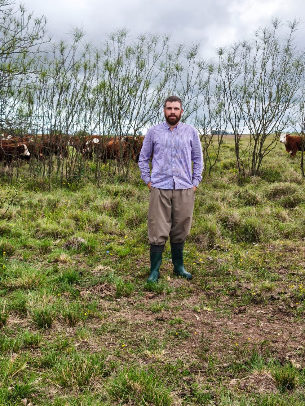 Em Uruguaiana (RS), o criador Kevin Madeira Ribeiro adotou o rodízio de áreas para reduzir as infestações de carrapatos — Foto: Arquivo pessoal