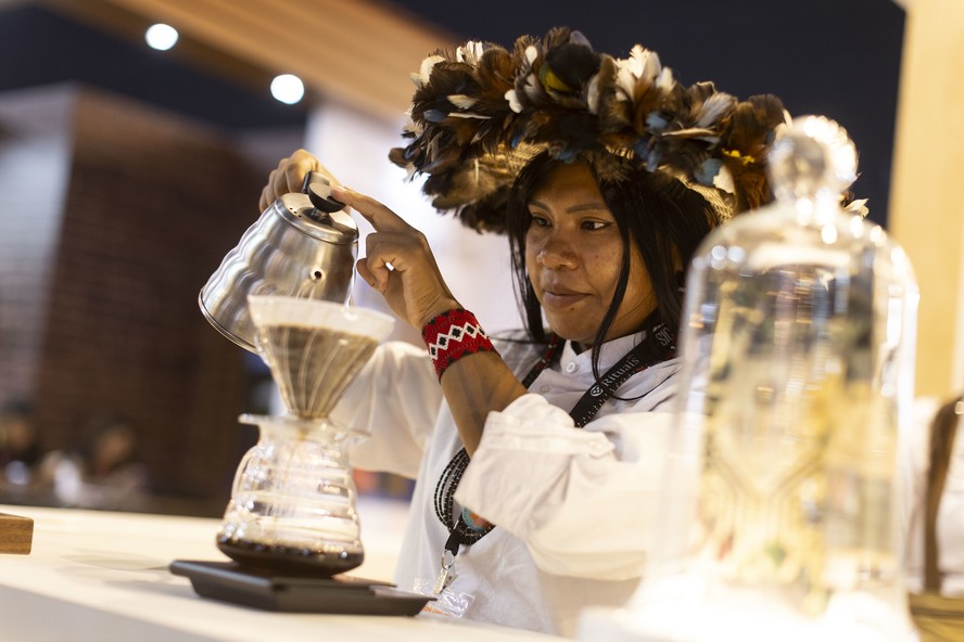 Celeste Suruí, produtora de café da Terra Indígena Sete de Setembro, em Cacoal (RO)