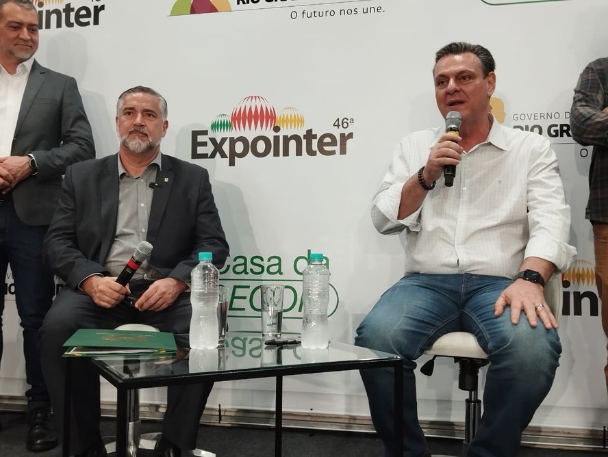 O ministro Carlos Fávaro aproveitou a visita à Expointer, na quinta-feira (31/8) para anunciar a parceria comercial