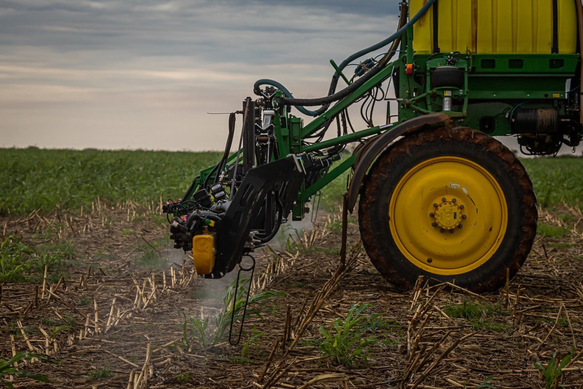 Vendas de máquinas agrícolas caíram 22,2% em receita em abril