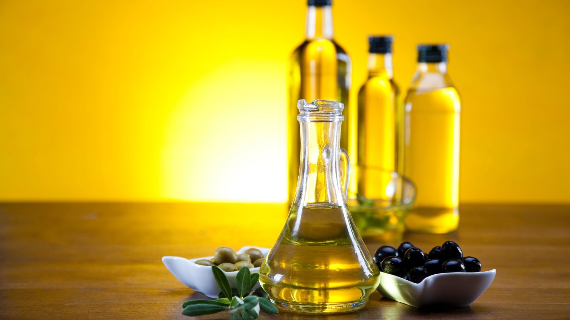 Após ser vilão da inflação, preço do azeite cai em 2025; entenda o porquê