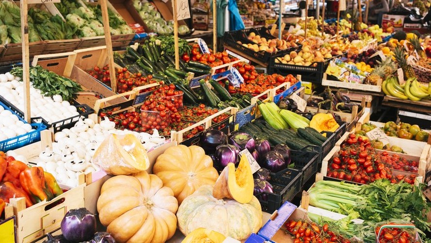 Frutas, legumes e verduras representam 6% do total de vendas em hiper e supermercados, com crescimento de 42,4% entre janeiro e novembro