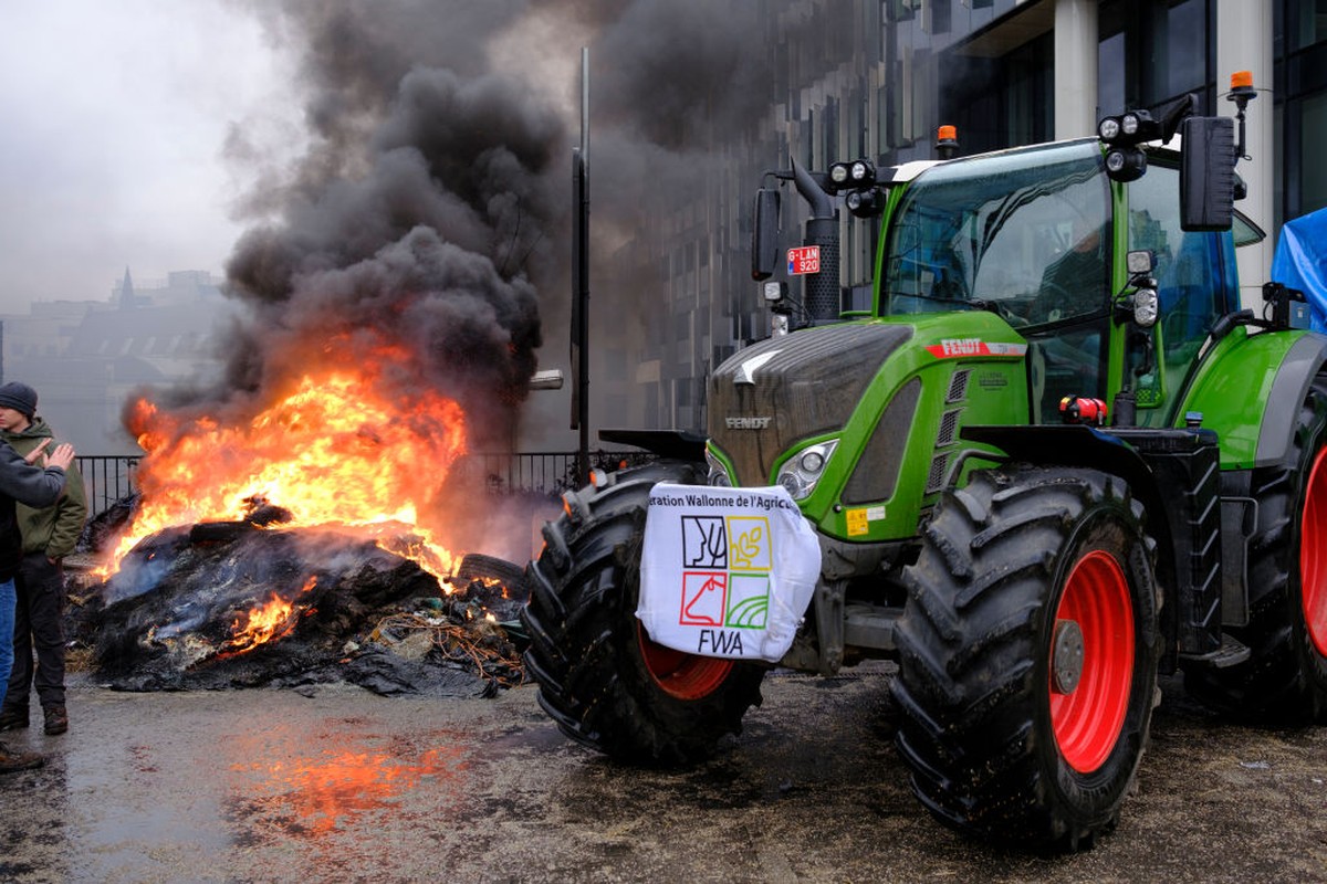 Los agricultores intensifican las protestas en Bélgica y España |  Política