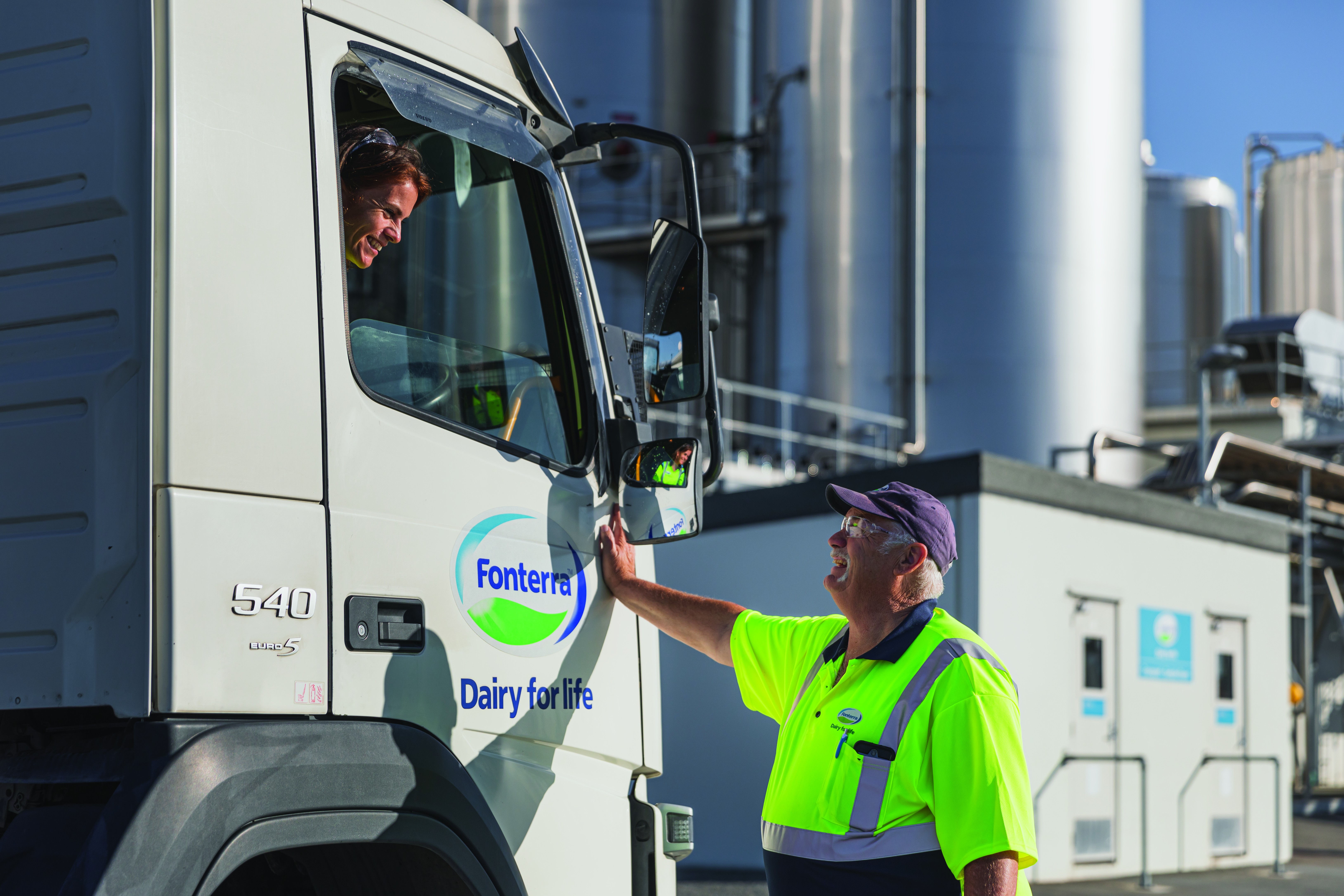 Fonterra lucra cerca de US$ 450 milhões e eleva projeções para 2026