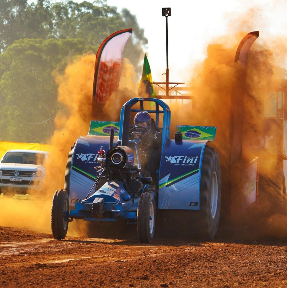 Conheça a Trekker Trek, competição de tratores “tunados”