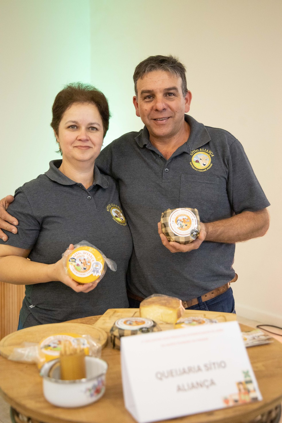 Leomar Melo Martins e Marisa Martins começaram a queijaria em 2017 — Foto: Divulgação